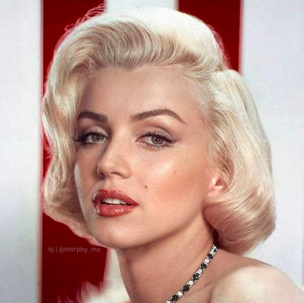 Na kire, azaz kikre tippelsz? Külön-külön is szépek, na de így?! Ana de Armas bújt Marilyn Monroe mögé.