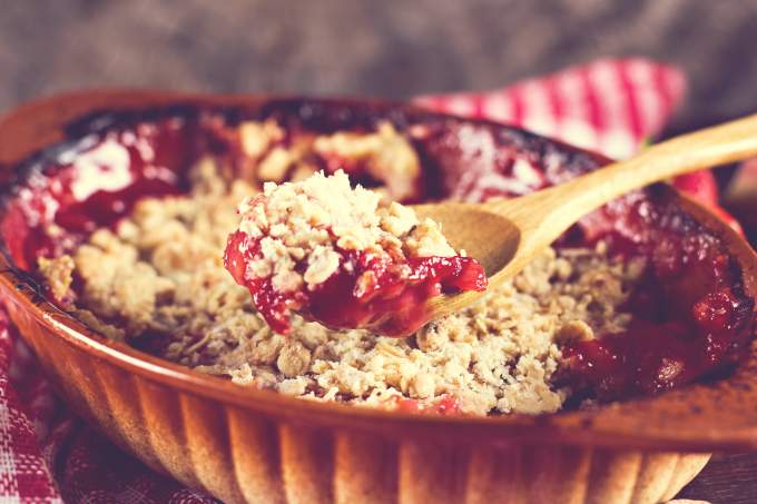 sütemény,rebarbara,crumble