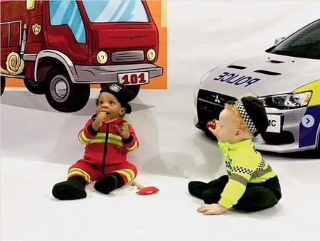 Borítókép: A világ egyik legfurcsább ikerpárja egy fehér és egy színesbőrű baba