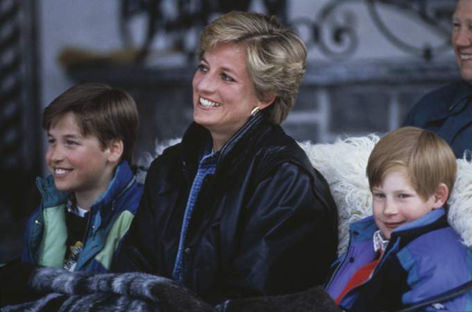 Vilmos herceg, Diana hercegné, és Harry herceg 1993-ban.