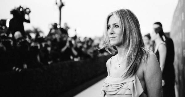 Borítókép: Elárverezik Jennifer Aniston ikonikus aktfotóját
