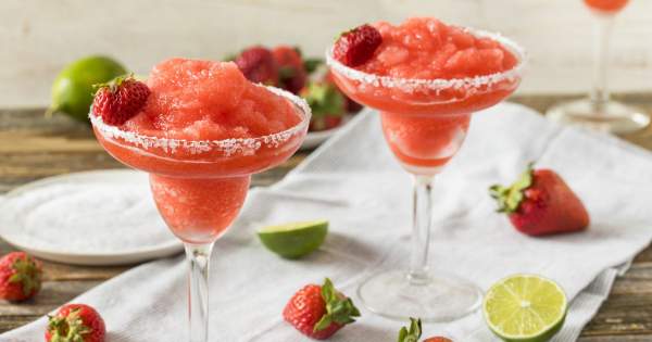 Borítókép: Jégkásás, alkoholos smoothie lesz a nyár kedvence