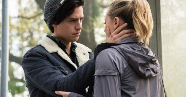 Cole Sprouse elárulta, mi lesz a Riverdale romantikus szálával a folytatásban 