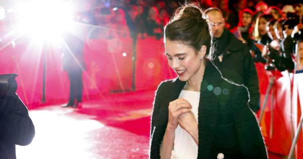 Borítókép: Margaret Qualley egyre magasabbra tör - pedig Hollywood kemény hely