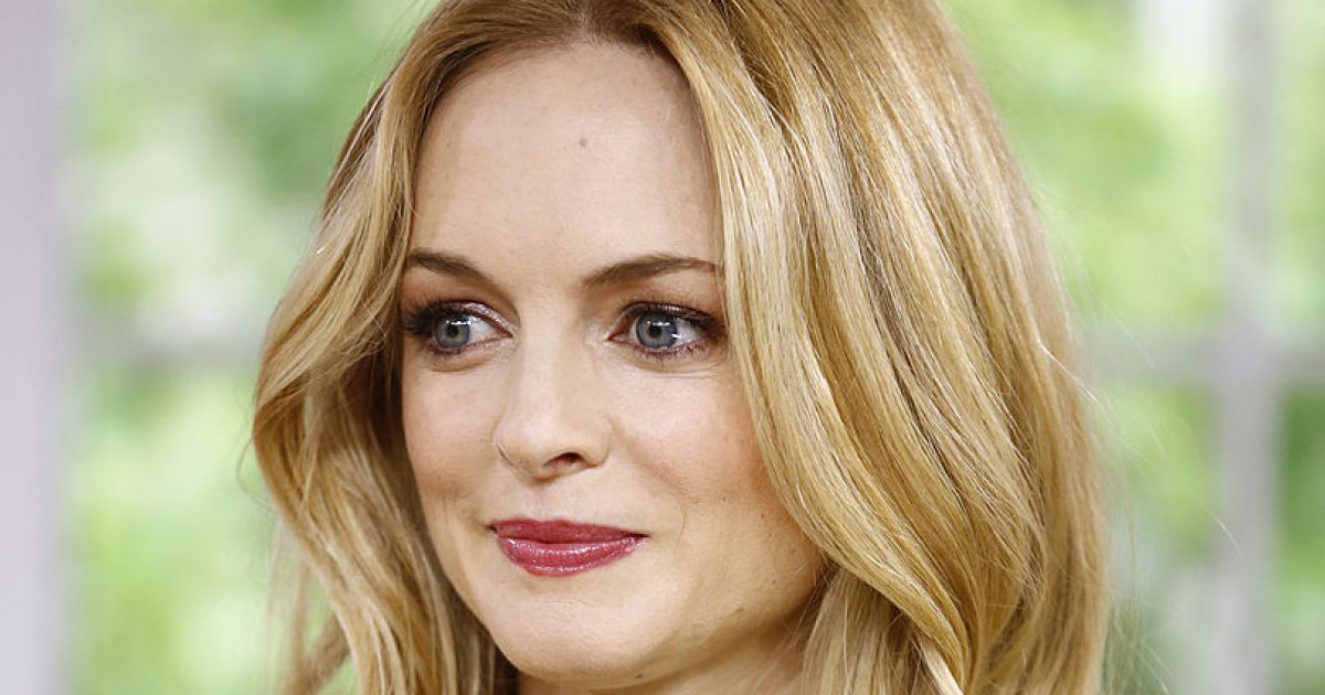 Heather Graham 50 évesen ultradögös fürdőruhában