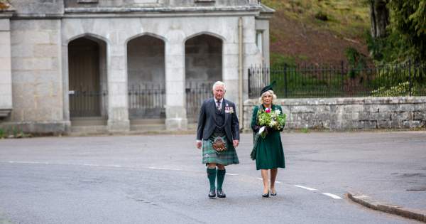 Borítókép: A vártnál lassabban halad Károly herceg felépülése