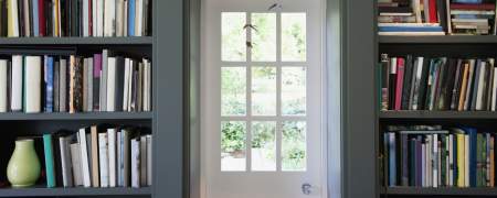 könyvespolc,lakberendező,lakberendezés,dekoráció,styling,tippek,tanácsok