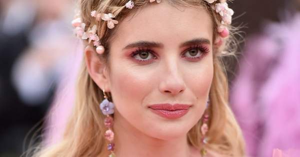 Alig van túl egy szakításon, máris első gyermekét várja a tinifilmek kedvenc csillaga