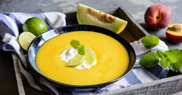 Borítókép: Hűsítő levesek, amelyeket főzés nélkül is elkészíthetsz