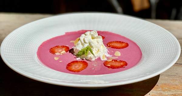 Borítókép: Árnyékos kert, ragyogó menü: a Jardinette Kertvendéglőt és nyári étlapját ajánljuk 
