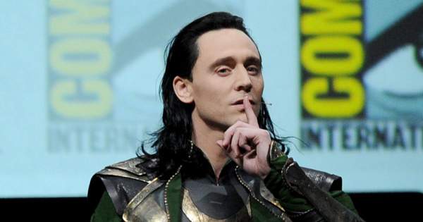 Tom Hiddleston nagyon, de nagyon szerelmes - szintet lépett az új kapcsolata
