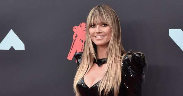 Borítókép: Heidi Klum ledobta a textilt egy festményért