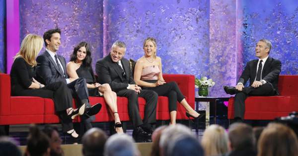 Borítókép: Jóbarátok: Indulhat a forgatás!