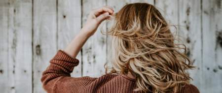 Borítókép: Hajhullás szoptatás alatt – Tényleg elkerülhetetlen?