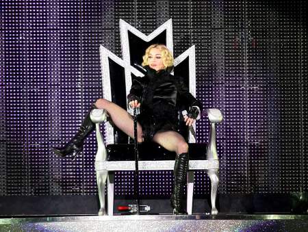 Borítókép: 8 híres ember, aki goromba a rajongóival