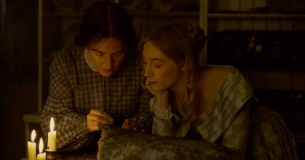 Kate Winslet megint Oscar-díjra hajt - Leszbikus szerelembe bonyolódik legújabb filmjében