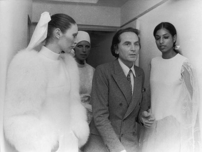 Pierre Cardin divatbemutatójának backstage-ében, 1971