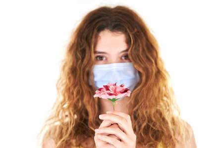 Borítókép: A maszkviselés 7 áldásos hatása