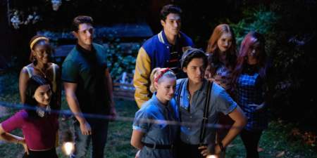 Borítókép: Fotó: zoomon olvasópróbáznak a Riverdale szereplői