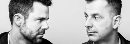 Borítókép: A Grecsó fivérek önálló estjén tombolva ünnepel a közönség