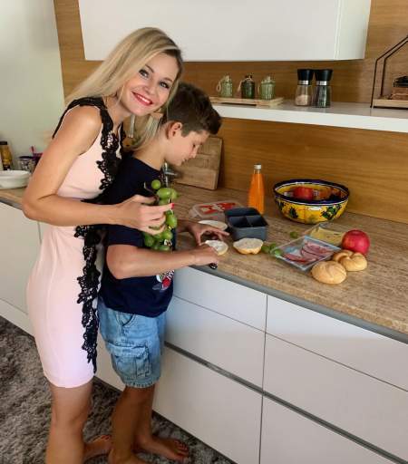 Borítókép: Laktató uzsonnák Marton Adrienntől  (nem csak) iskolakezdésre