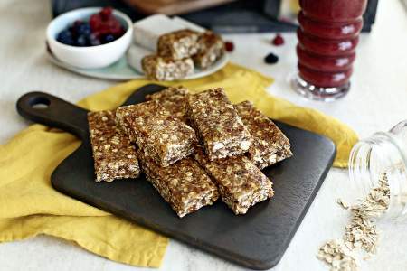 Borítókép: Próbáld ki Főrdös Zé házi energiaszeletét!