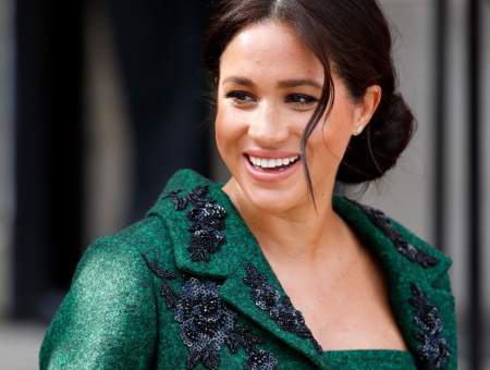 Borítókép: „Ha Meghan hercegné pisilt már bokorba, akkor te is megteheted!”