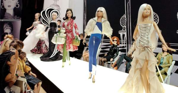 Borítókép: Foglalkozása: babaművész