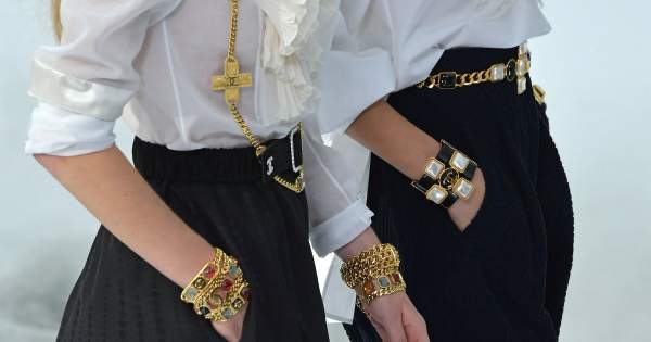 Borítókép: A csillogás télen sem maradhat el: 8 ékszertrend az új szezon jegyében