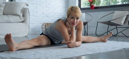 Borítókép: „Előttem van, ahogy szülés után guggolgatok a János Kórház folyosóján, mert annyira hiányzott a mozgás”