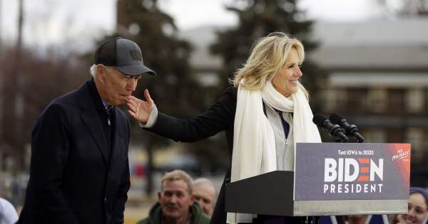 Borítókép: Jill Biden az Amerikai Egyesült Államok 46. first ladyje