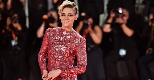 Végre! Megérkezett Kristen Stewart leszbikus karácsonyi filmjének előzetese!