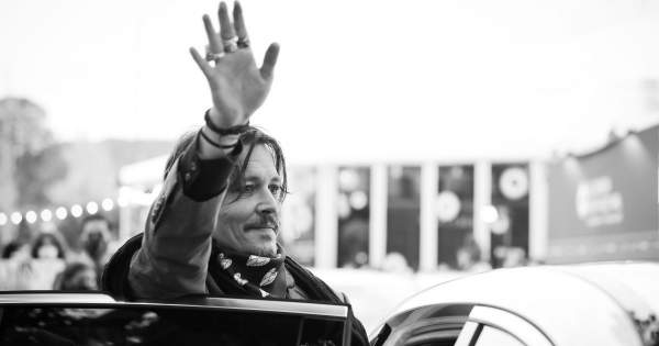 Borítókép: Kiderült, ki váltja Johnny Deppet a Warner-produkcióban