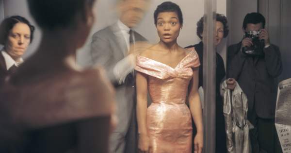 Borítókép: Divattörténelmi pillanat: sztárok otthon, saját magukat fotózták a Givenchy kampányába