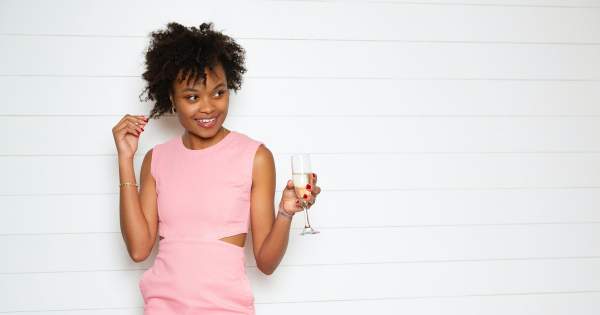 Borítókép: Valójában így hat az alkohol az arcbőrödre