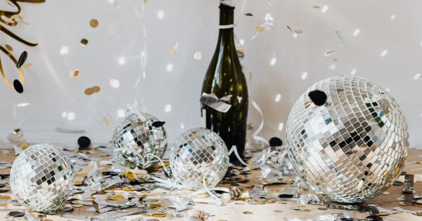 Borítókép: A 7 legfurcsább szilveszteri szokás a világ minden tájáról