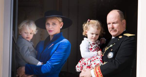 Borítókép: Uralkodói családban még soha nem fordult elő az, ami Monacóban történt