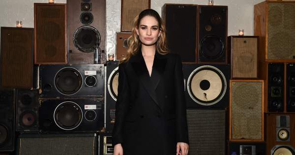 Borítókép: Lily James bevállalta: Pamela Anderson bőrébe bújik