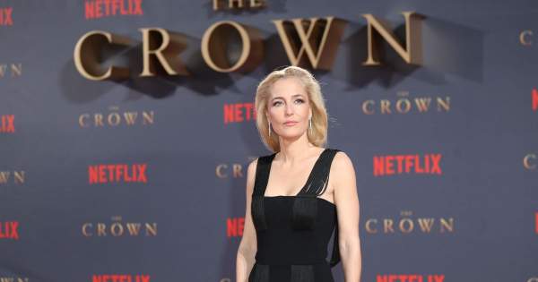 Borítókép: Újrakezdés 50 felett: A korona sztárja újra szingli