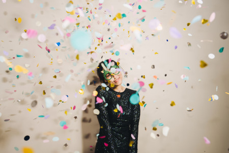 Borítókép: Ne takaríts, ne adj kölcsön és csirkét se egyél! Mit ne csinálj az újév első napján még véletlenül se?