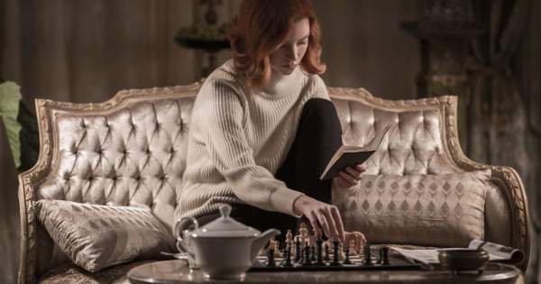 Borítókép: Beth Harmon igazságai, amik a lelkünkbe hatolnak