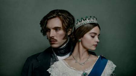 Borítókép: 6 kosztümös sorozat, amit imádni fogsz