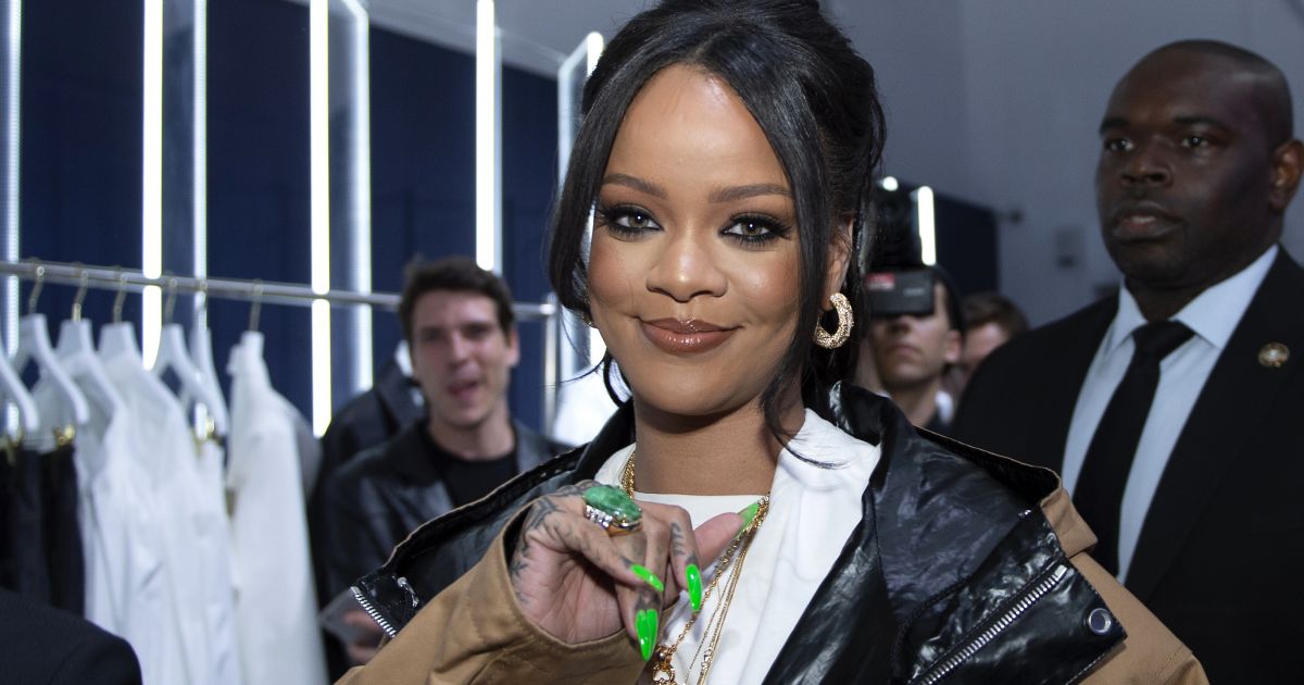 Rihanna forró fehérneműs képekkel robbantotta fel a netet