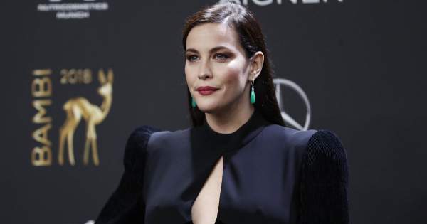 Borítókép: Liv Tyler megható beszámolója arról, hogyan élte meg a betegséget