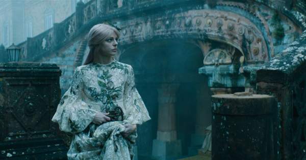 Borítókép: A Dior bemutatja: Mit ígér a tarot-kártya 2021-re!