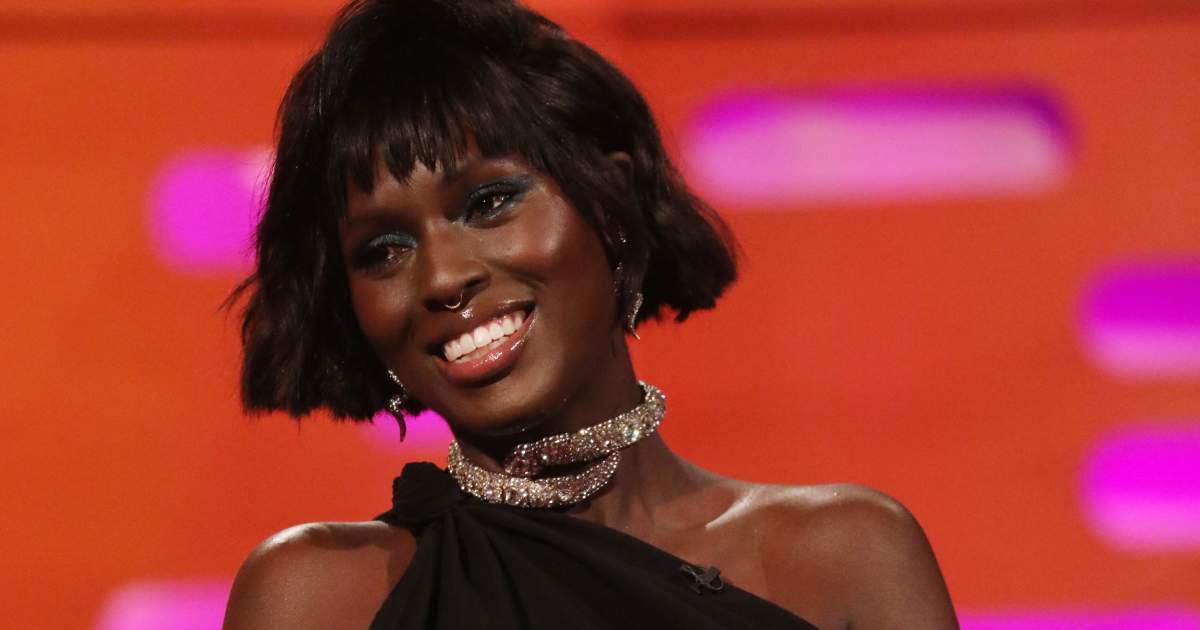 Jodie Turner-Smith mindent tud a divatról, és még sportos outfitben is elegáns