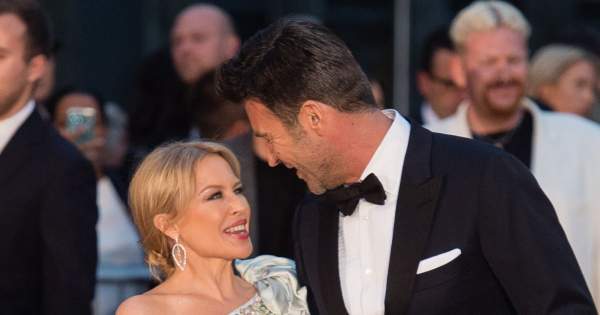 Kylie Minogue nagy titokban menyasszony lett