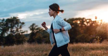 Borítókép: Ugye futhatok mellplasztika után?!