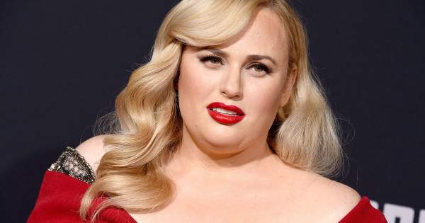Borítókép: Bámulatos átalakulás: Meghan Markle ruhájában jelent meg Rebel Wilson