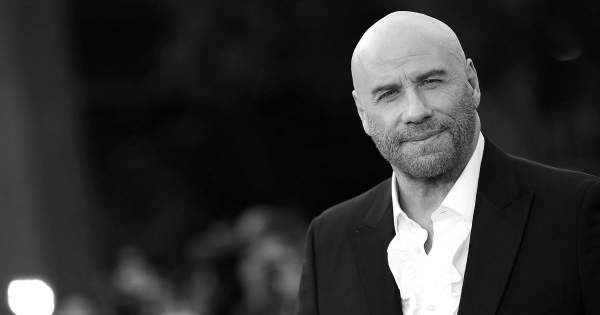 Borítókép: John Travolta eladja húsz hálószobás villáját – túl sok emlék köti oda